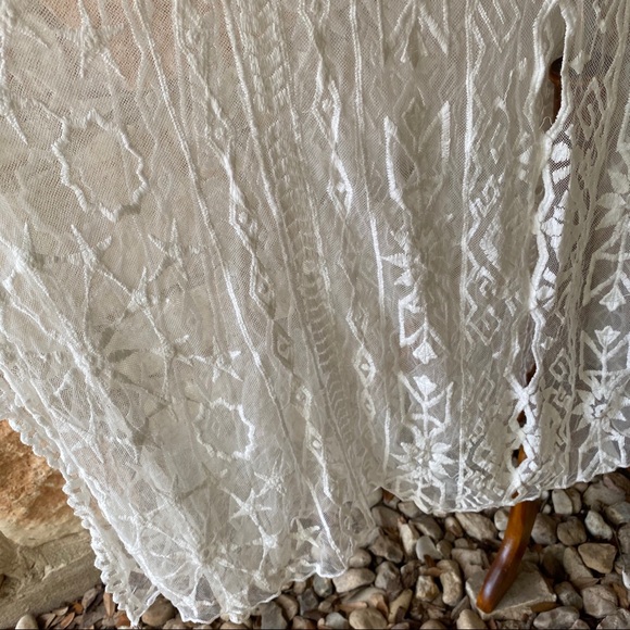 The Tulum White Lace Kaftan - Picture 8 of 9
